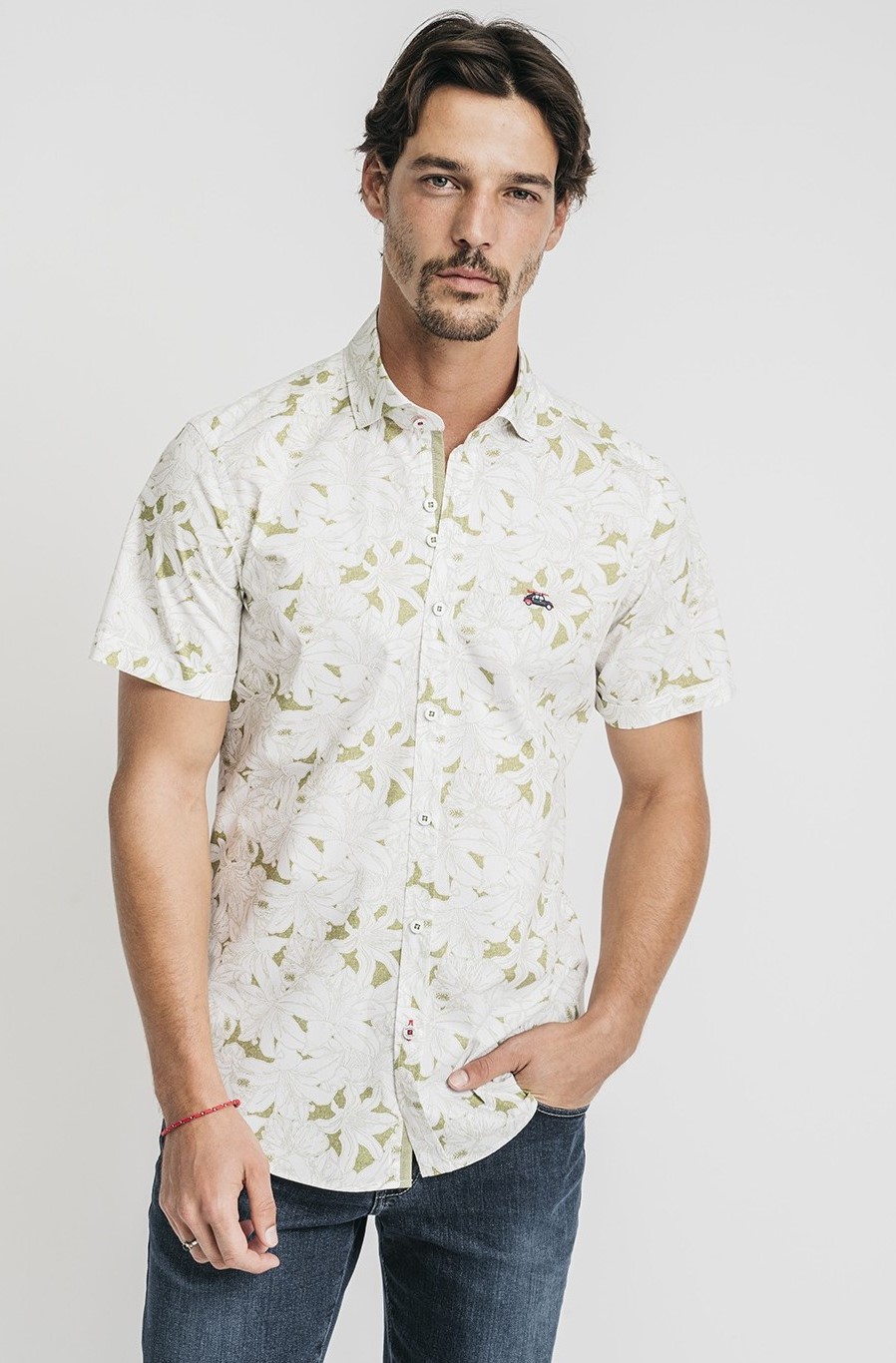camisa estampado tropical hombre