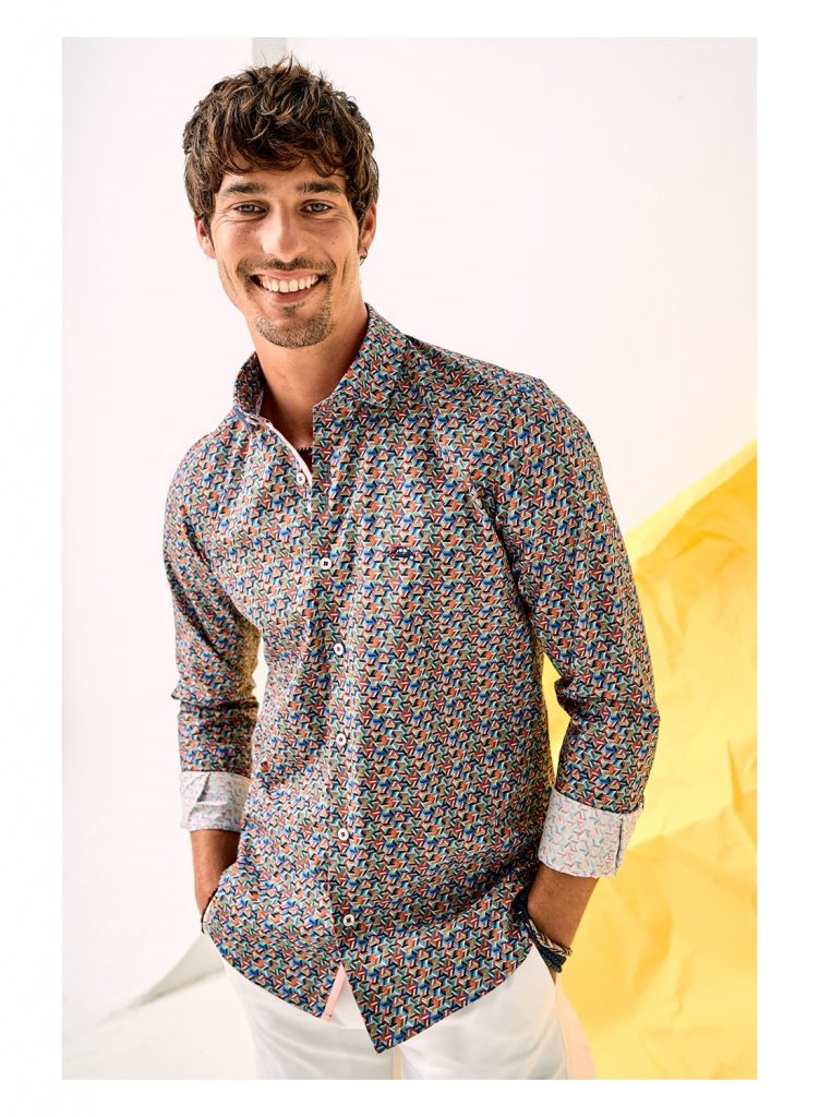 camisa estampada hombre