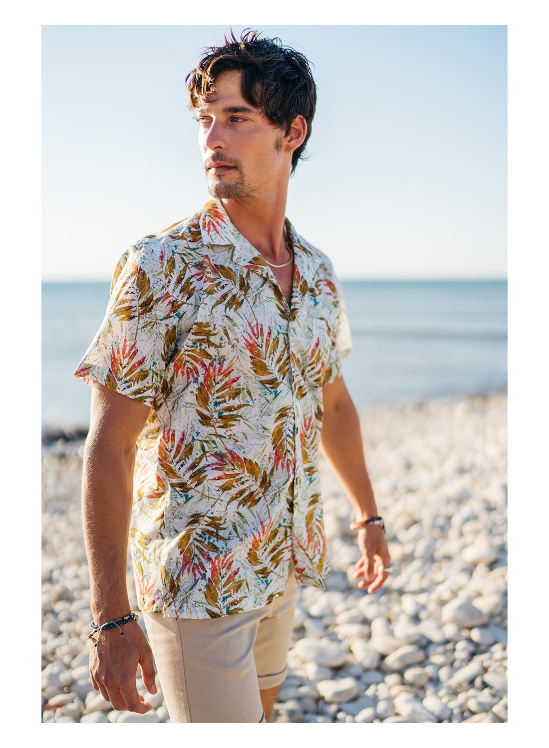 camisas estampadas hombre playa